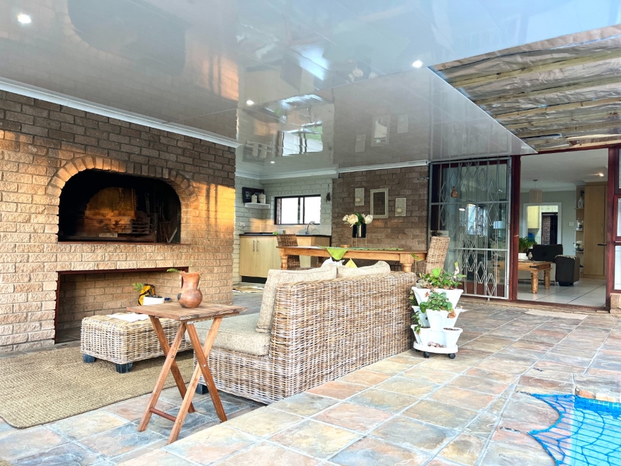 4 Bedroom Property for Sale in Walmer Downs Eastern Cape